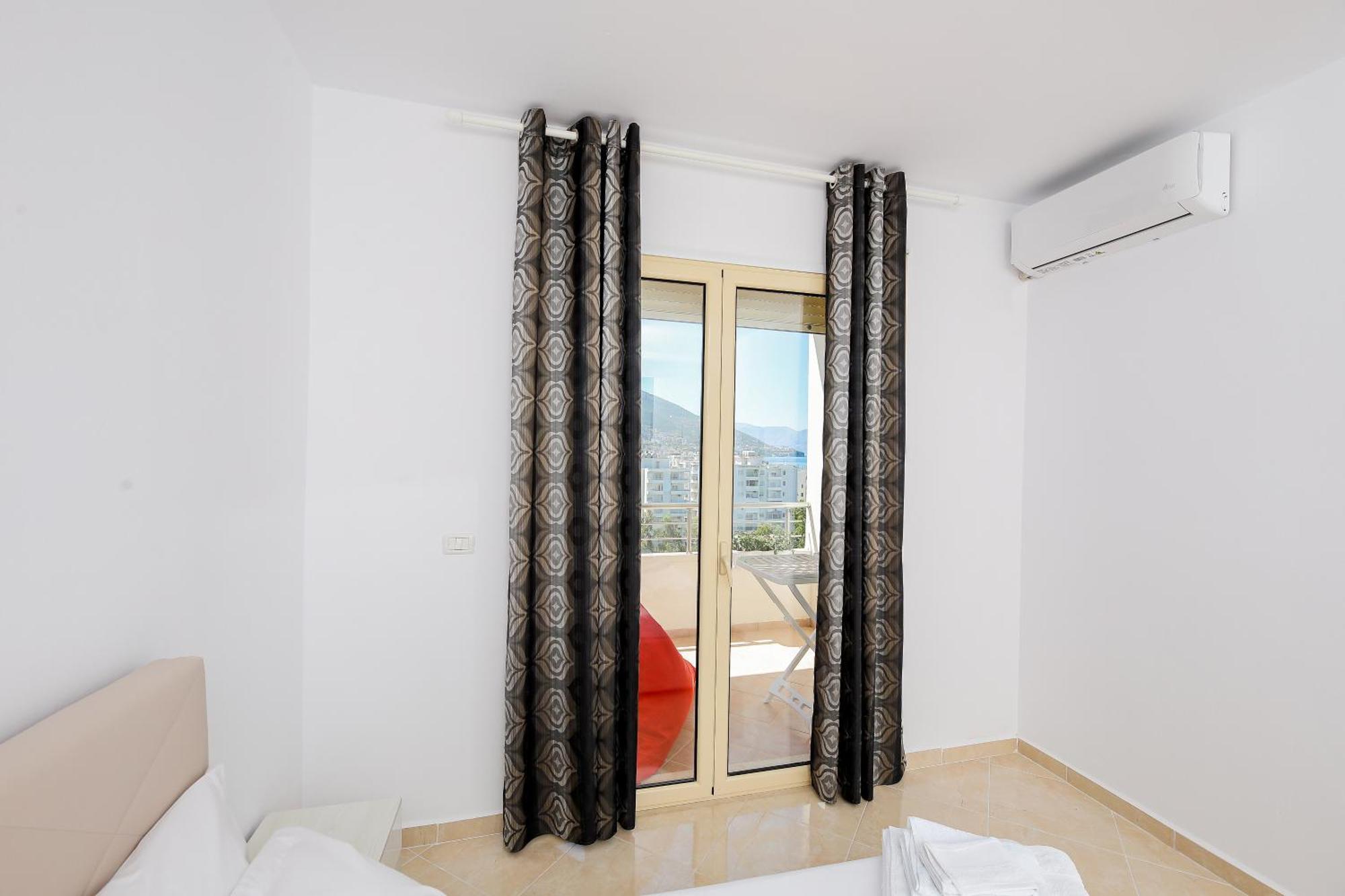 Sea Gem Apartment Vlorë Exteriör bild